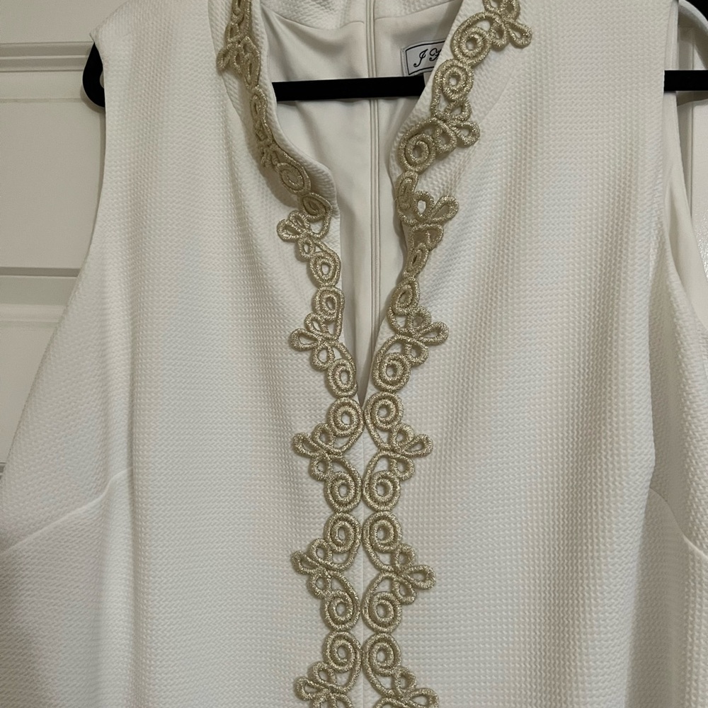 Lovely sleeveless dress